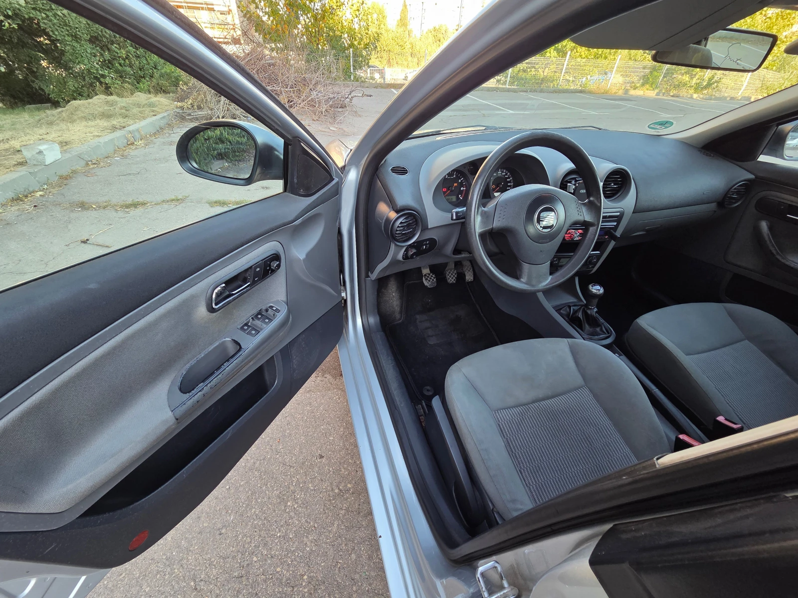 Seat Ibiza 1.4 16V, снимка 9 - Автомобили и джипове - 55730510