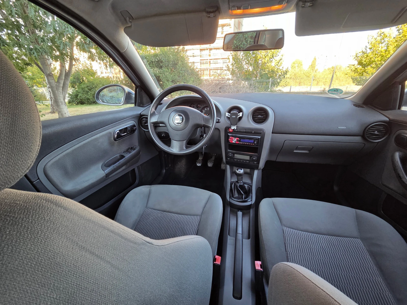 Seat Ibiza 1.4 16V, снимка 11 - Автомобили и джипове - 55730510