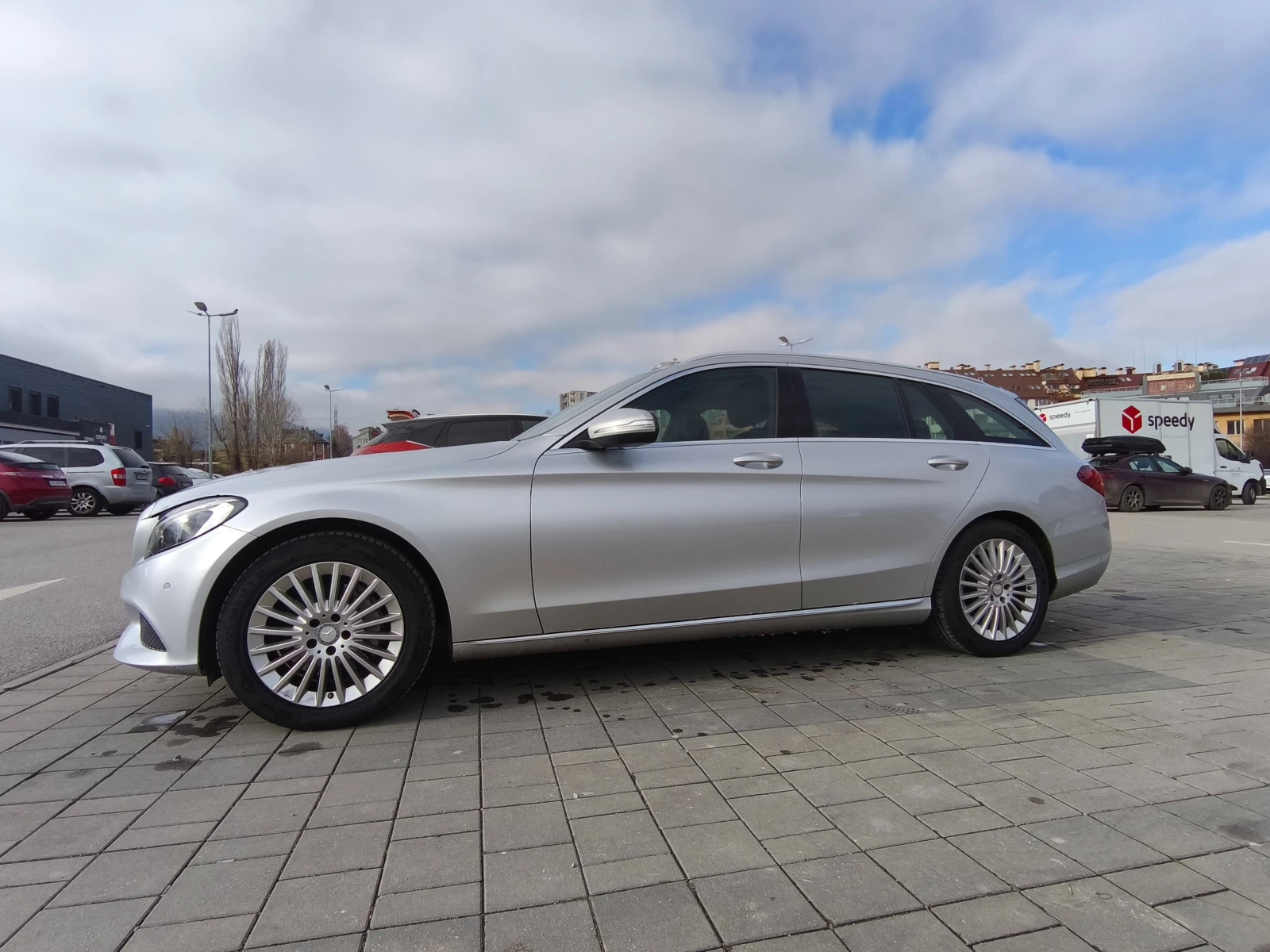 Mercedes-Benz C 250 Aventgarde, снимка 2 - Автомобили и джипове - 56096141