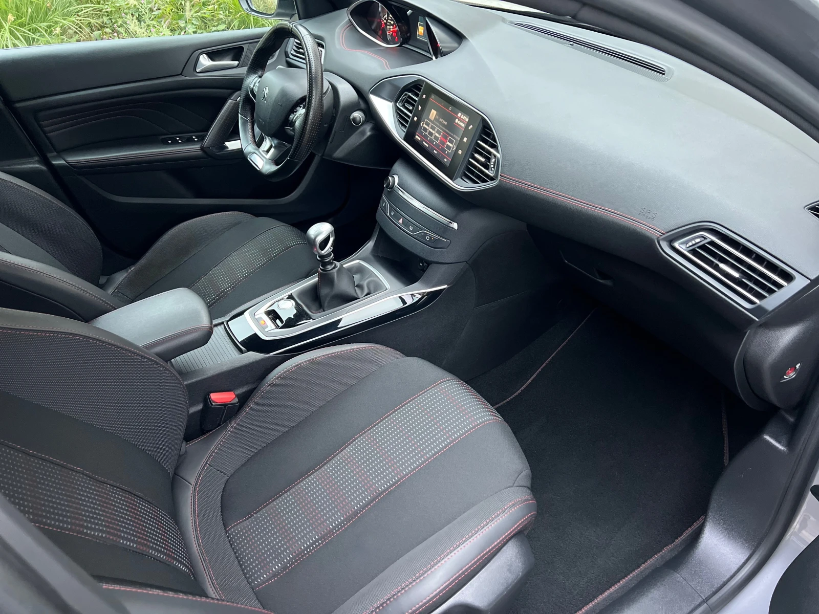 Peugeot 308 1.5 HDI 131к.с. GT-Line LED, снимка 11 - Автомобили и джипове - 56233786
