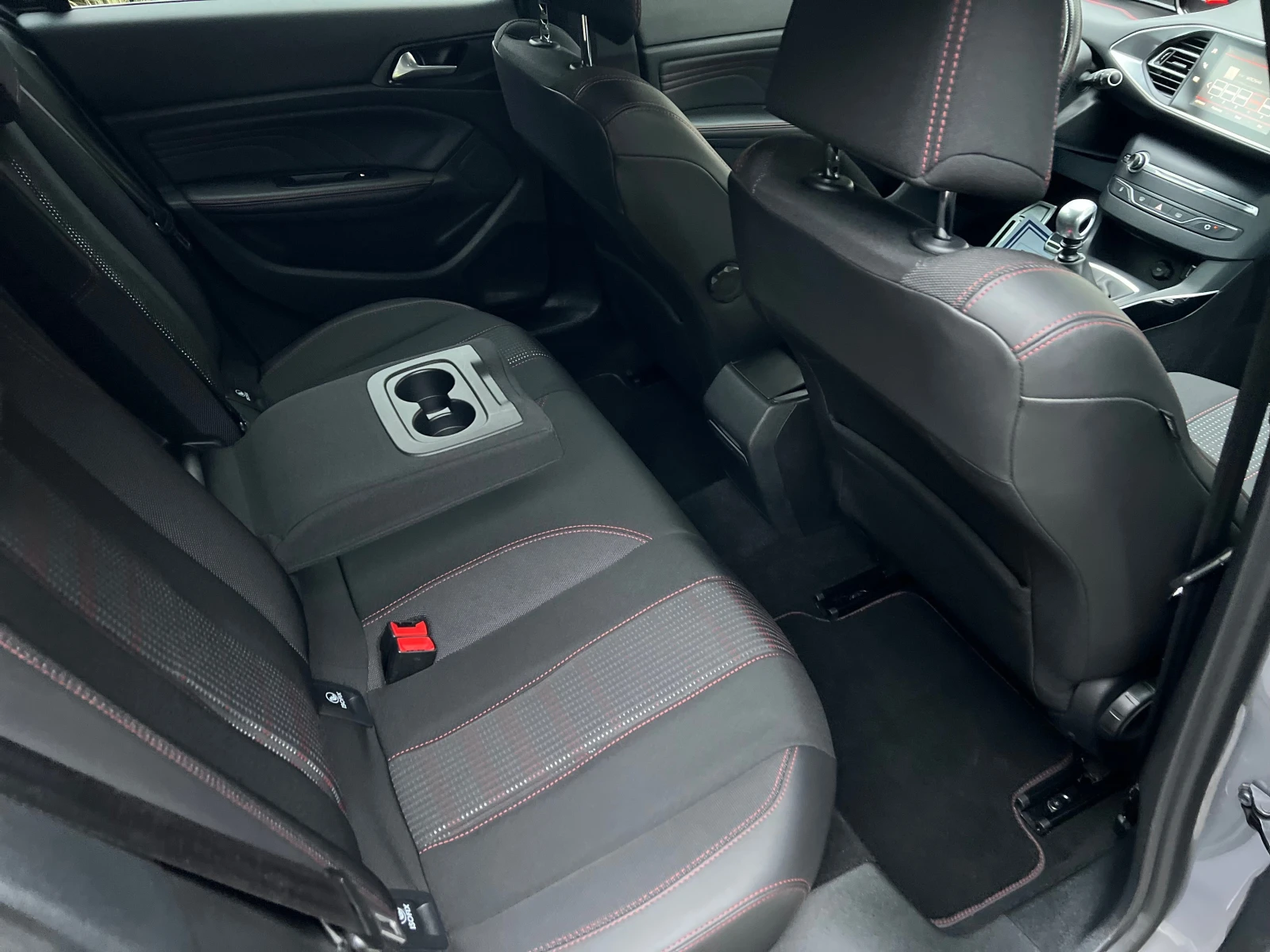 Peugeot 308 1.5 HDI 131к.с. GT-Line LED, снимка 12 - Автомобили и джипове - 56233786