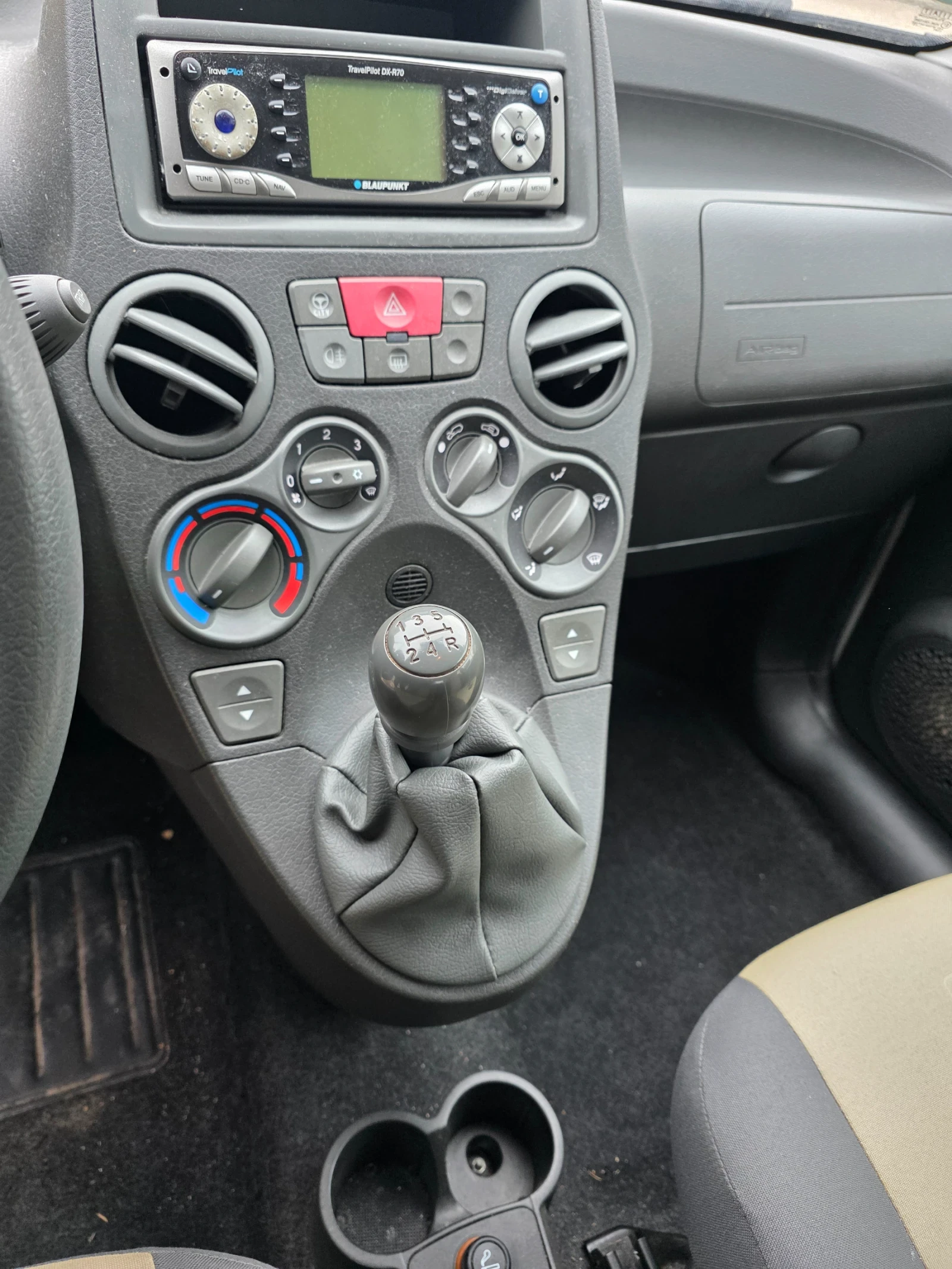 Fiat Panda, снимка 6 - Автомобили и джипове - 56502326