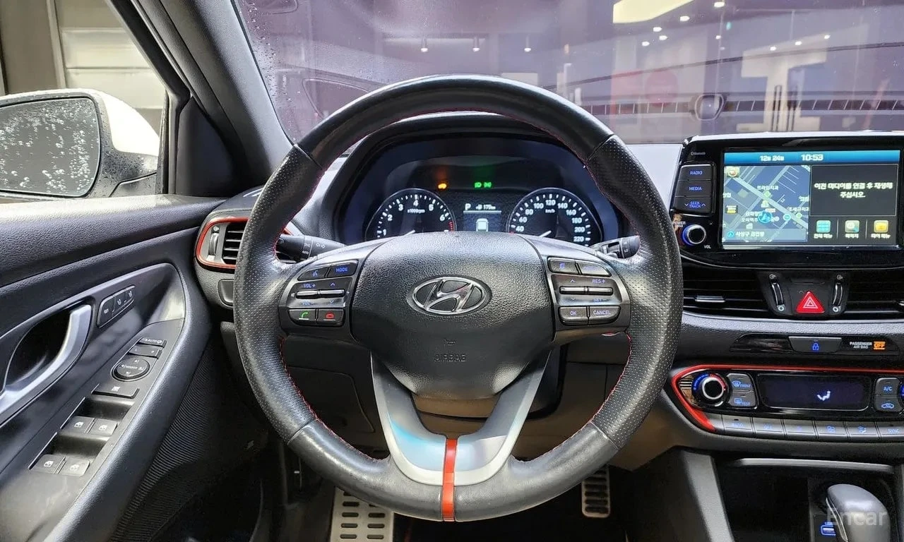 Hyundai I30 * 1.6 Turbo * , снимка 14 - Автомобили и джипове - 56726438