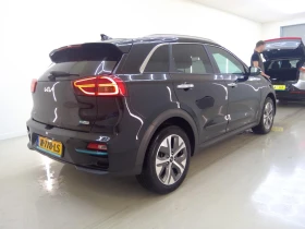 Kia Niro 65 kWh ExecutiveLine, снимка 4