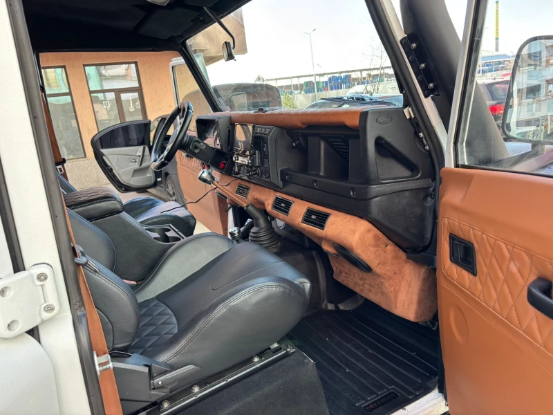 Land Rover Defender 110 Crew Cab Pick Up, снимка 3 - Автомобили и джипове - 52531326