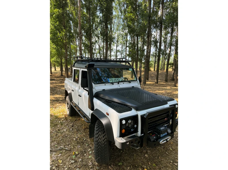 Land Rover Defender 110 Crew Cab Pick Up, снимка 9 - Автомобили и джипове - 52531326