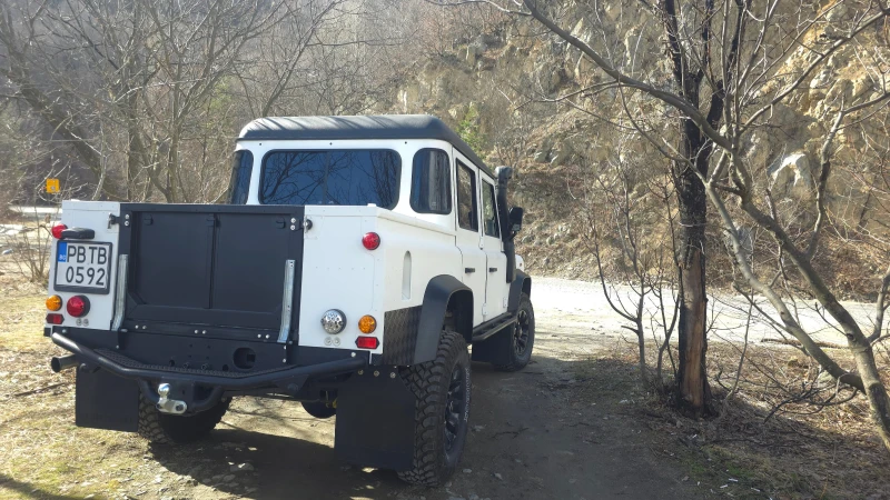 Land Rover Defender 110 Crew Cab Pick Up, снимка 5 - Автомобили и джипове - 49215740