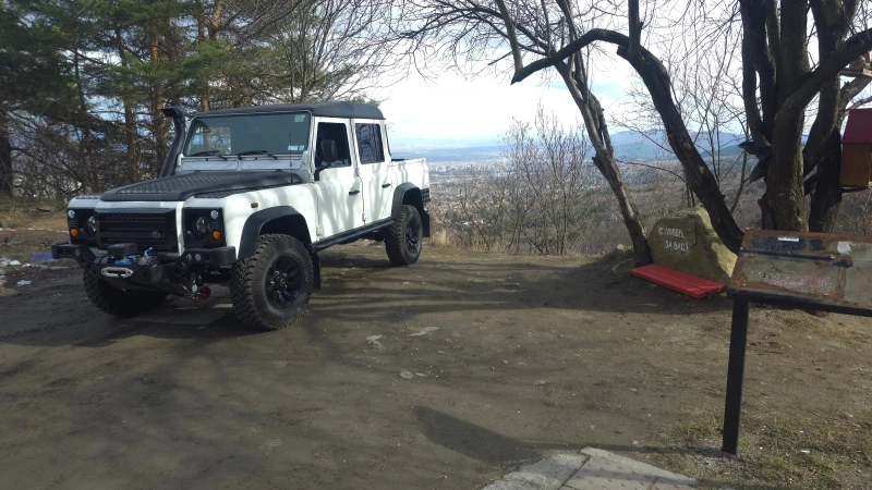 Land Rover Defender 110 Crew Cab Pick Up, снимка 5 - Автомобили и джипове - 48754382