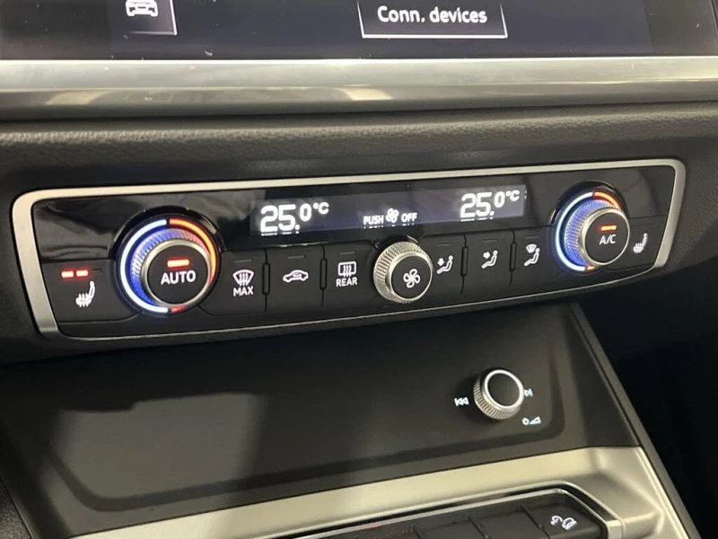 Audi Q3 * Quattro* * 45TFSI* АвтоКредит* (ЦЕНА ДО БГ), снимка 10 - Автомобили и джипове - 52785702