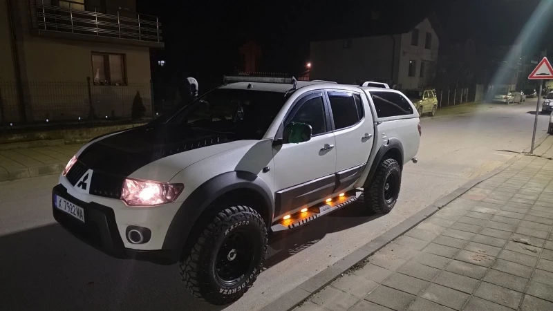 Mitsubishi L200, снимка 6 - Автомобили и джипове - 53456342