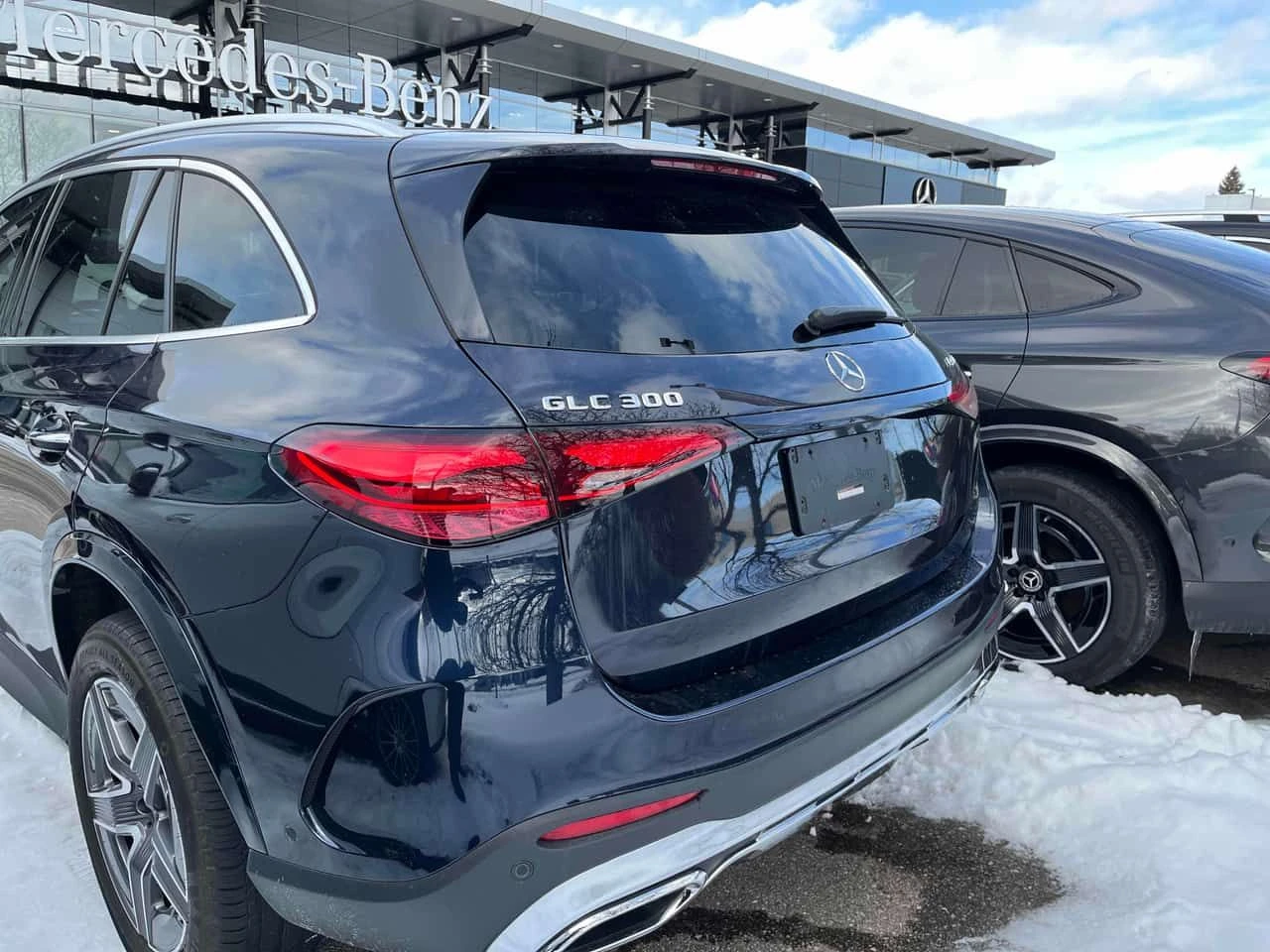 Mercedes-Benz GLC 300 * CARFAX * ПРЕДСТАВИТЕЛСТВО * ПАНО * KEYLESS, снимка 4 - Автомобили и джипове - 53924666