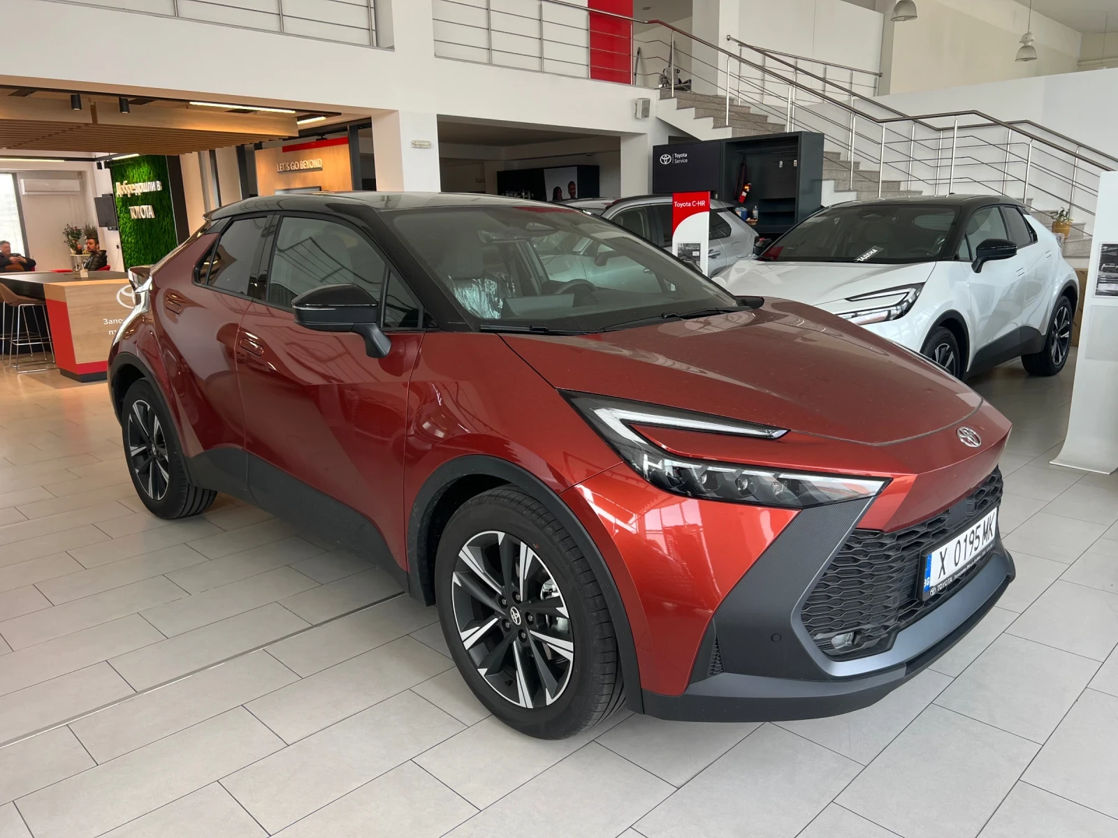 Toyota C-HR Club Bi-tone, снимка 6 - Автомобили и джипове - 54192826