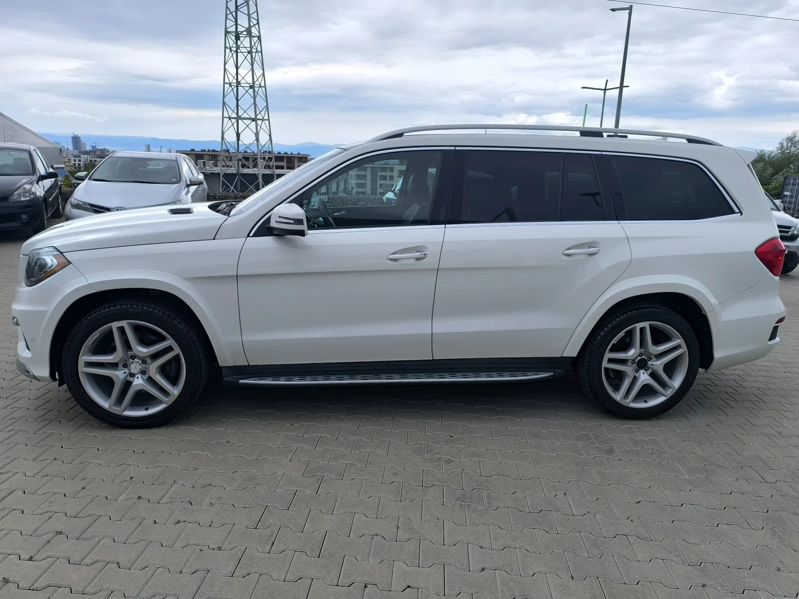 Mercedes-Benz GL 350 Bluetec 70к км Като нов! , снимка 3 - Автомобили и джипове - 55420581