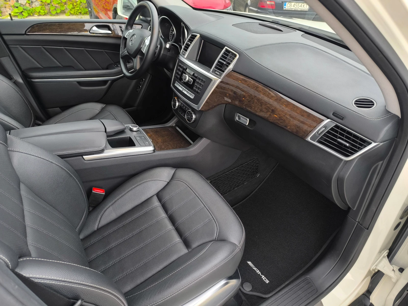 Mercedes-Benz GL 350 Bluetec 70к км Като нов! , снимка 9 - Автомобили и джипове - 55420581