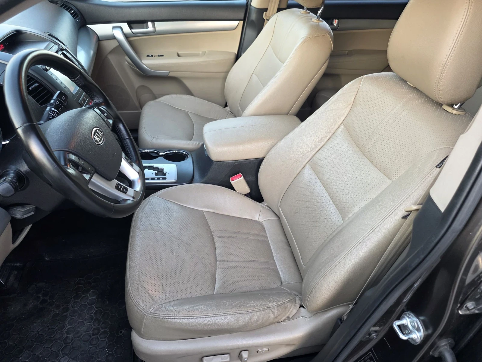Kia Sorento 2.2crdi 197p.s Кожа , Нави, Камера, Кейлес, , снимка 9 - Автомобили и джипове - 55729622