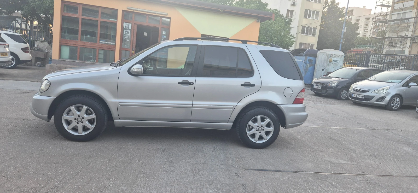 Mercedes-Benz ML 270 2.7cdi* NAVI* AVTOMAT* KOJA* 7места* Теглич, снимка 12 - Автомобили и джипове - 55779918