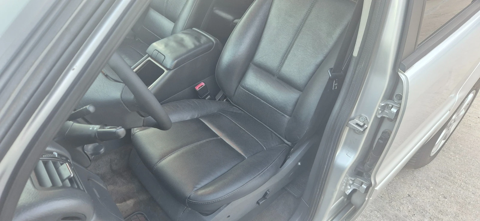 Mercedes-Benz ML 270 2.7cdi* NAVI* AVTOMAT* KOJA* 7места* Теглич, снимка 4 - Автомобили и джипове - 55779918