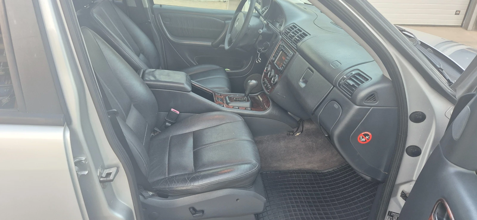 Mercedes-Benz ML 270 2.7cdi* NAVI* AVTOMAT* KOJA* 7места* Теглич, снимка 5 - Автомобили и джипове - 55779918