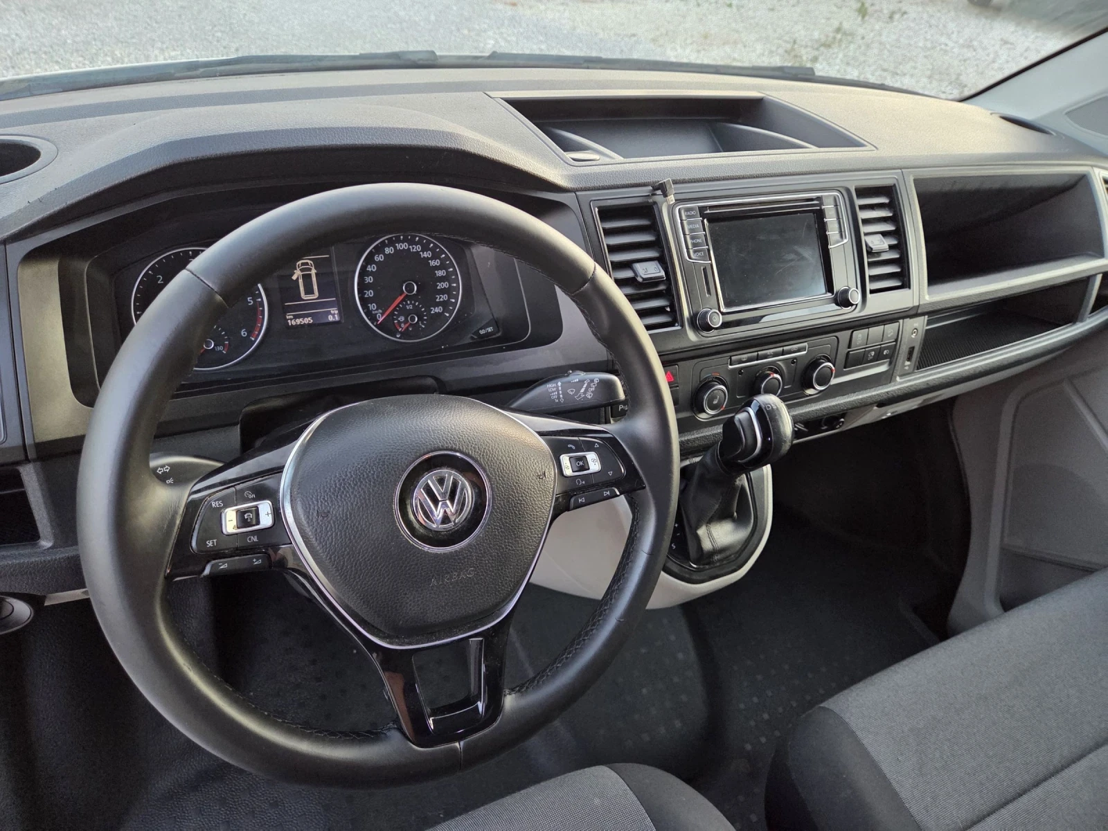 VW Transporter 2.0TDI, 4 x 4, Клима, Нави, Автомат - изображение 10