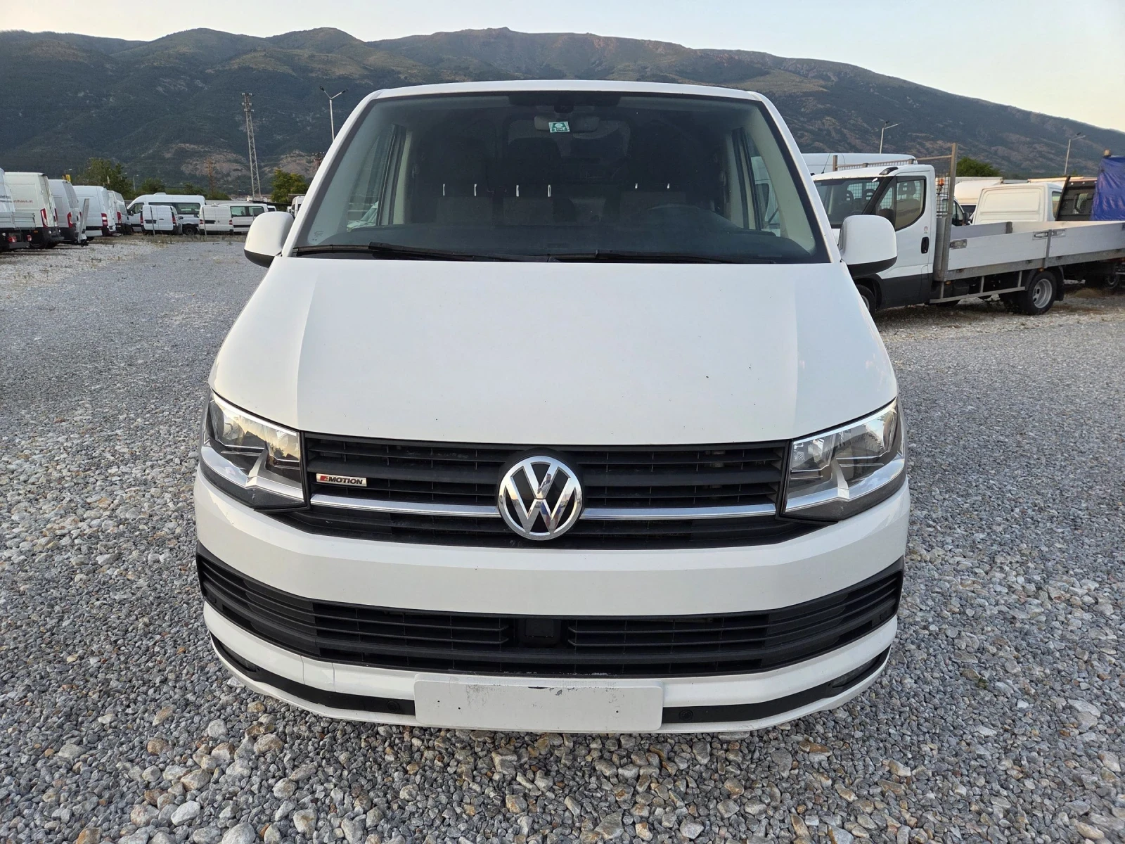 VW Transporter 2.0TDI, 4 x 4, Клима, Нави, Автомат - изображение 8