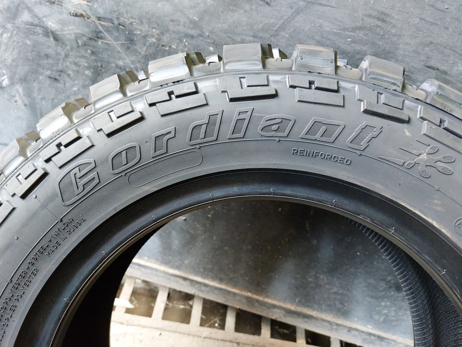 ���� 215/65R16 | Mobile.bg � ����������� 4