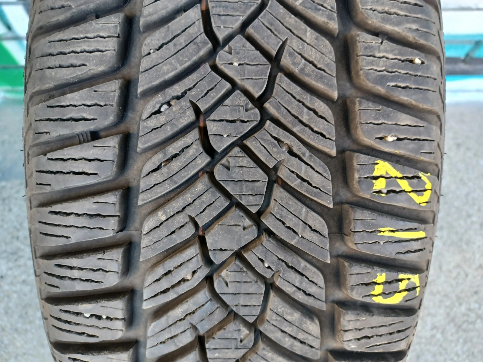  215/55R17 | Mobile.bg   3