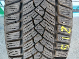 Гуми Зимни 215/55R17, снимка 3 - Гуми и джанти - 48122856