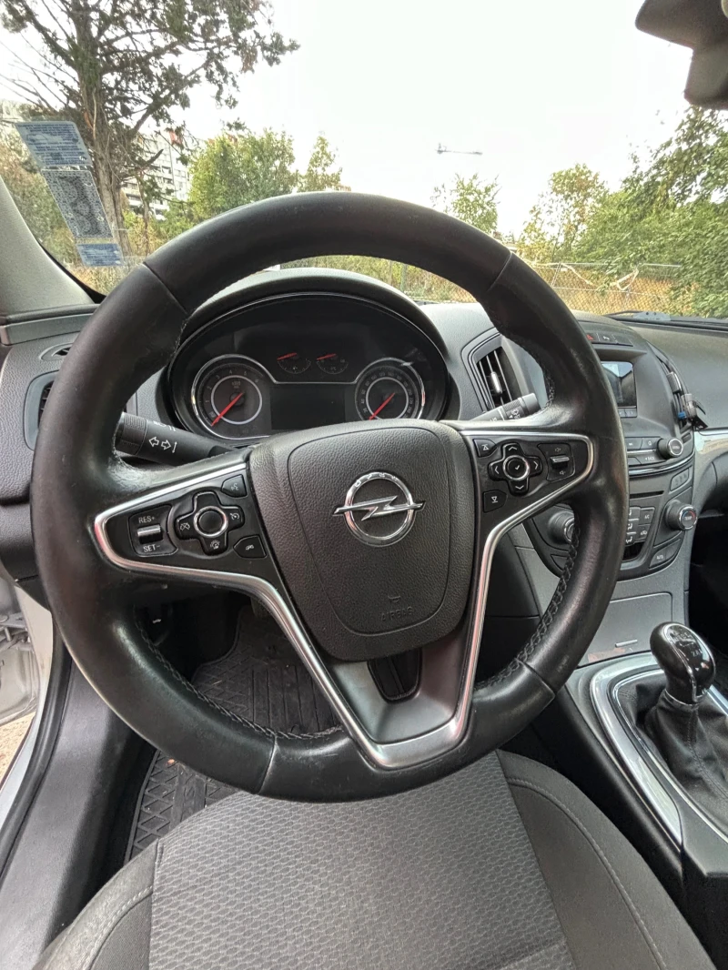 Opel Insignia 1.6 CDTI, снимка 12 - Автомобили и джипове - 47174491