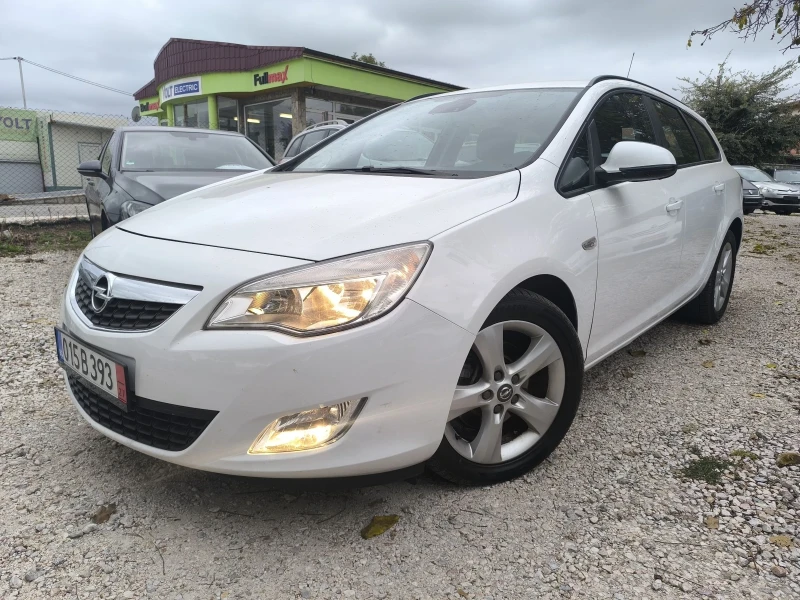 Opel Astra Sport tourer  2011g., снимка 2 - Автомобили и джипове - 47714804