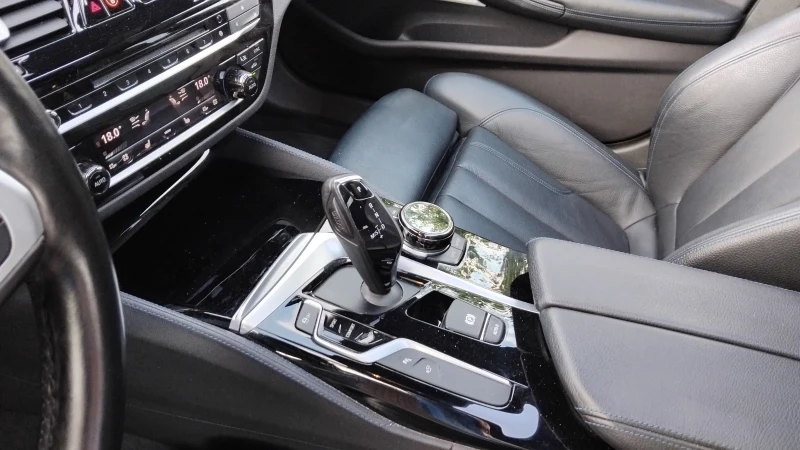 BMW 530 Xdrive M Head Up led, снимка 16 - Автомобили и джипове - 50870776