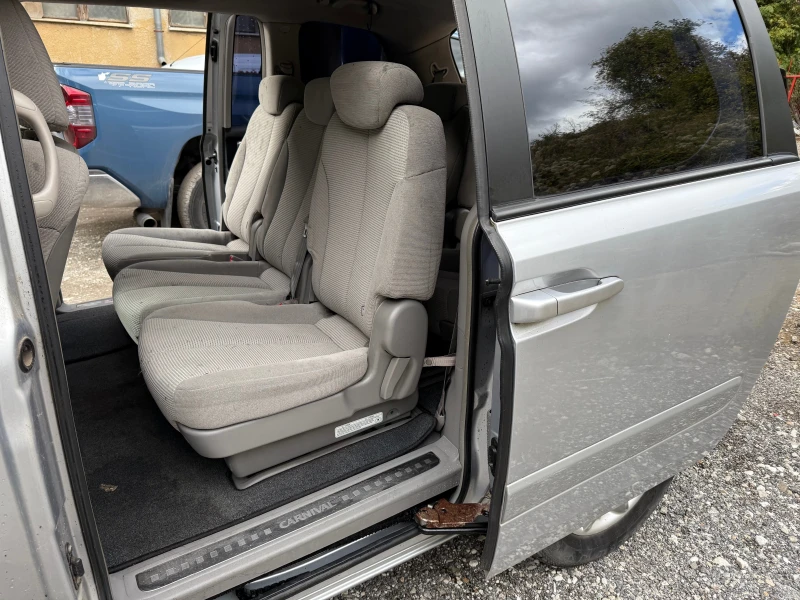 Kia Carnival 2.9 CRDI, снимка 4 - Автомобили и джипове - 52636453