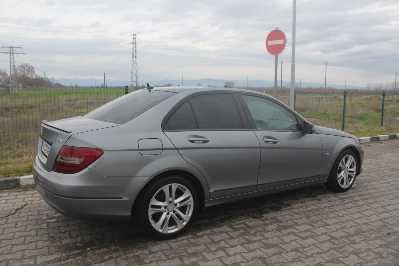 Mercedes-Benz C 220 Facelift, снимка 3 - Автомобили и джипове - 53053876