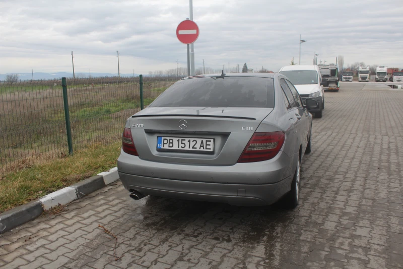 Mercedes-Benz C 220 Facelift, снимка 4 - Автомобили и джипове - 53053876