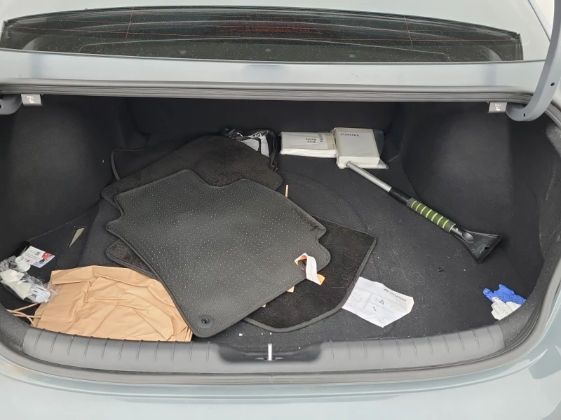 Hyundai Elantra 2.0L| CARFAX| PANORAMA| LANE ASSIST| , снимка 7 - Автомобили и джипове - 53383889