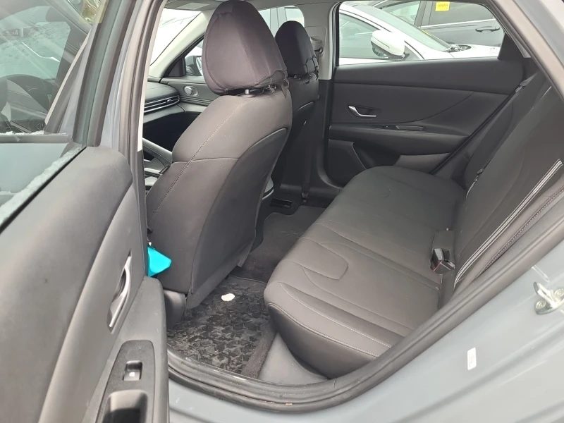 Hyundai Elantra 2.0L| CARFAX| PANORAMA| LANE ASSIST| , снимка 13 - Автомобили и джипове - 53383889