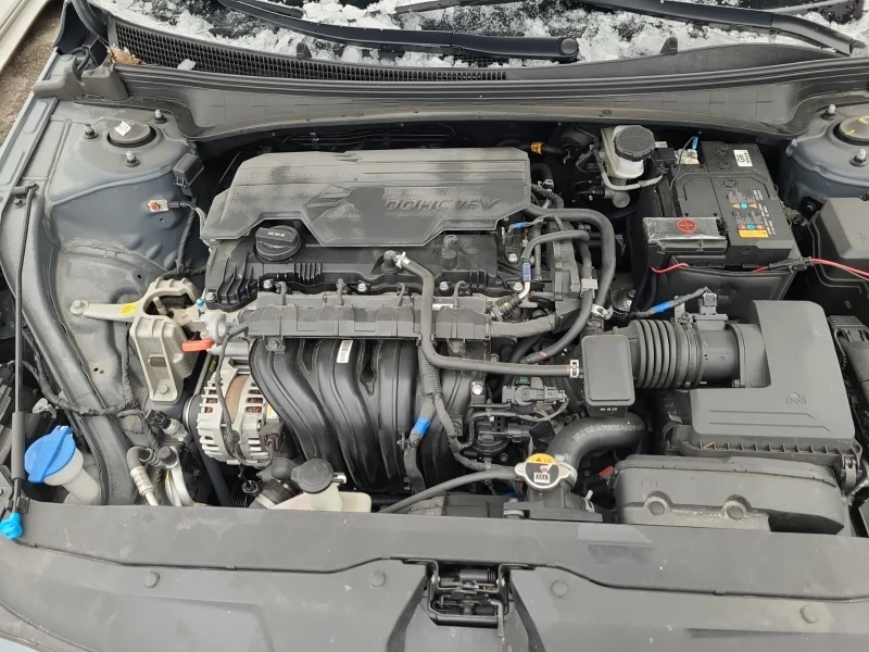 Hyundai Elantra 2.0L| CARFAX| PANORAMA| LANE ASSIST| , снимка 15 - Автомобили и джипове - 53383889