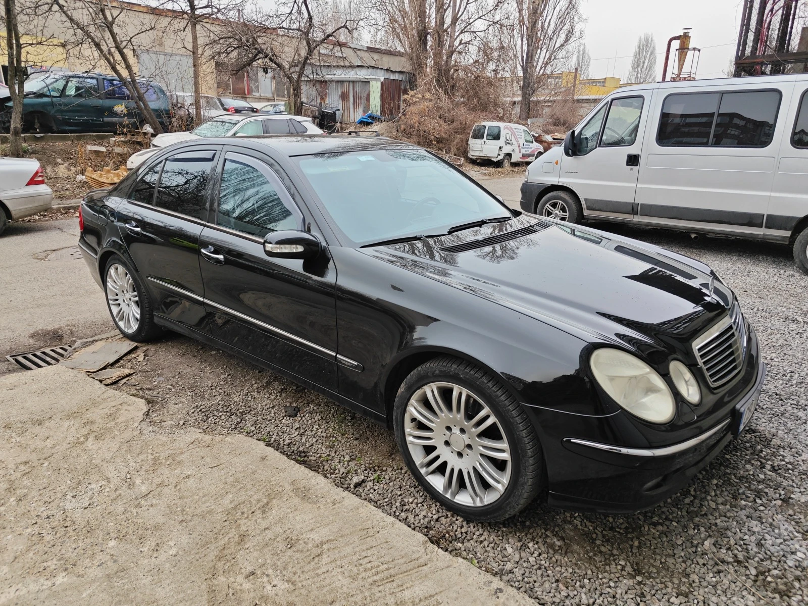 Mercedes-Benz E 500  - изображение 5