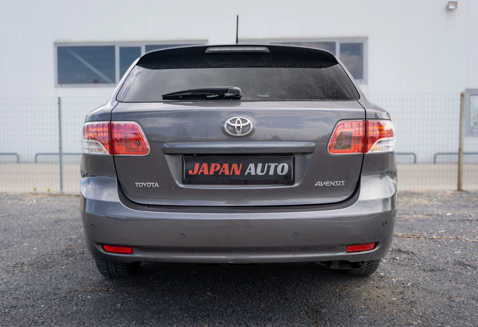 Toyota Avensis 1.8 VVT-i Automatic | С ГАРАНЦИЯ  - изображение 5