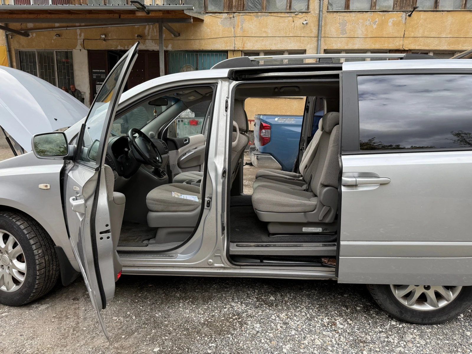 Kia Carnival 2.9 CRDI - изображение 2