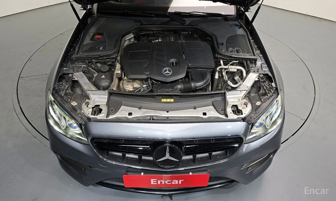 Mercedes-Benz E 220 d* COUPE* AMG* HEAD-UP* ПАНОРАМА* ПОДГРЕВ* КАМЕРА, снимка 6 - Автомобили и джипове - 54215383