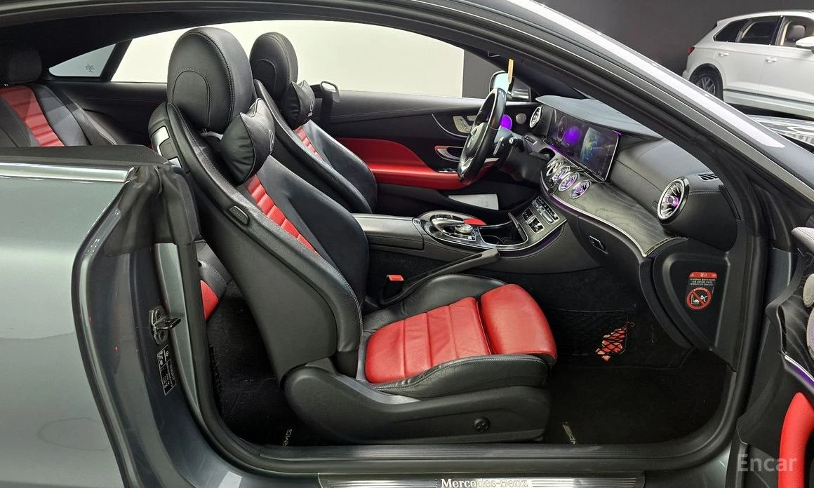 Mercedes-Benz E 220 d* COUPE* AMG* HEAD-UP* ПАНОРАМА* ПОДГРЕВ* КАМЕРА, снимка 9 - Автомобили и джипове - 54215383