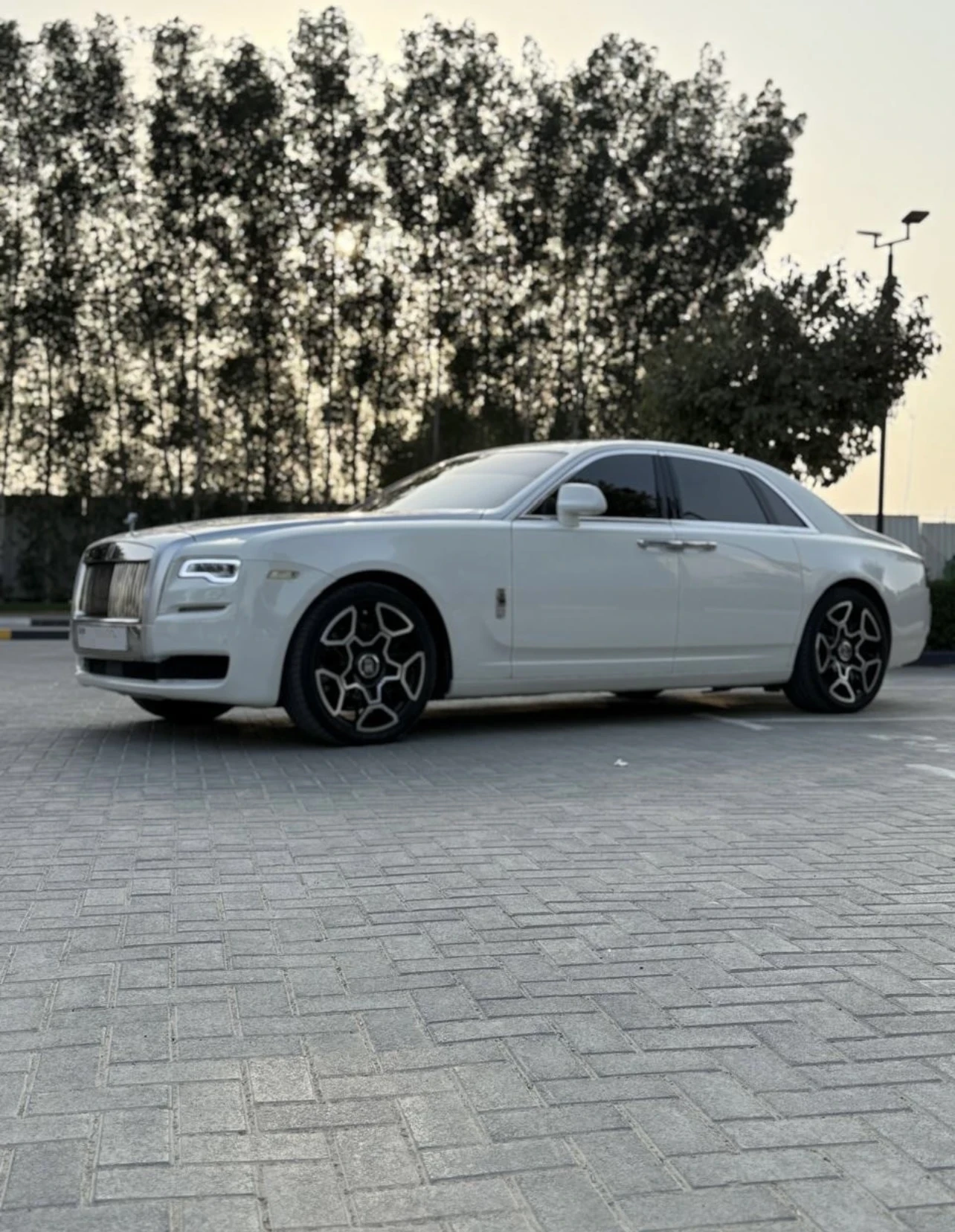 Rolls-Royce Ghost Bracket Helios Interior | Mobile.bg � ����������� 2