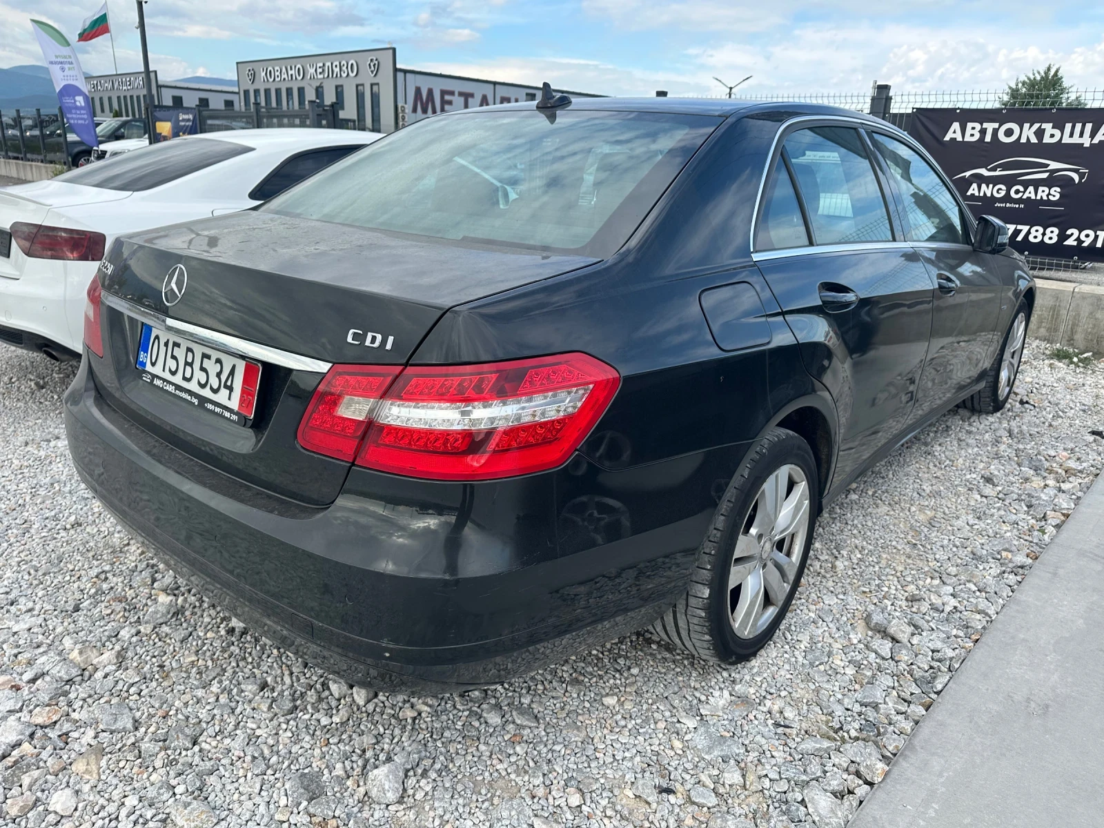 Mercedes-Benz E 220 * Avantgarde* 7G* СЕРВИЗНА ИСТОРИЯ* , снимка 3 - Автомобили и джипове - 54368549