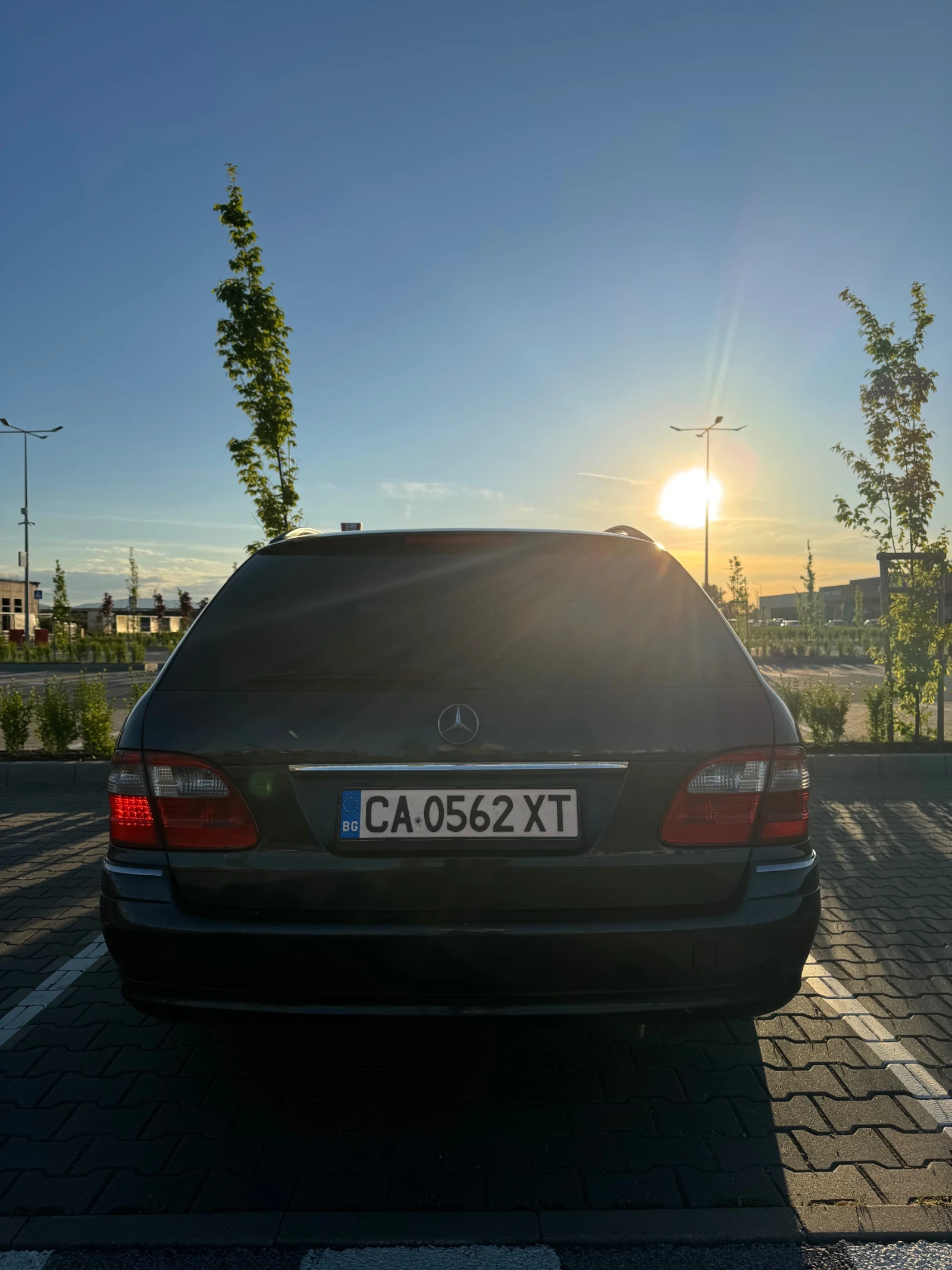 Mercedes-Benz E 270, снимка 6 - Автомобили и джипове - 54654979