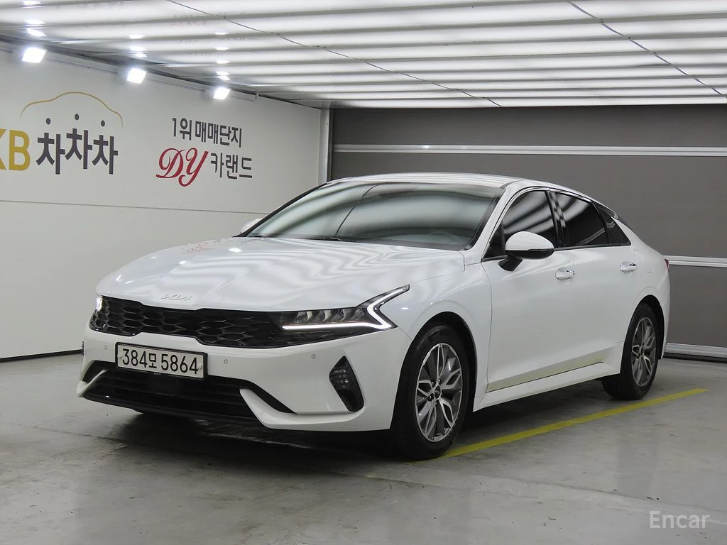 Kia K5 2.0* PRESTIGE* ПОДГРЕВ* ОБДУХВАНЕ* КАМЕРА* КЕЙЛЕС*