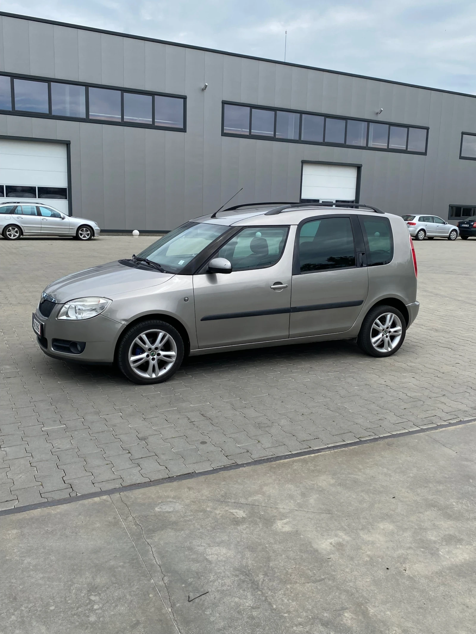 Skoda Roomster 1.4i 86кс, снимка 4 - Автомобили и джипове - 55039247