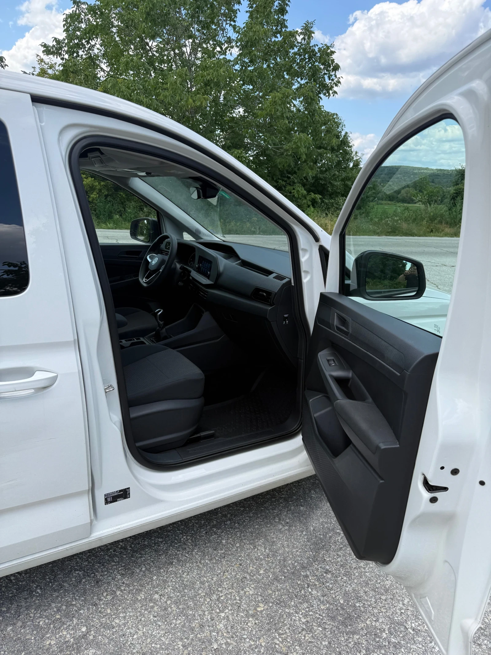VW Caddy 2.0 TDI Maxi, снимка 8 - Автомобили и джипове - 55175360