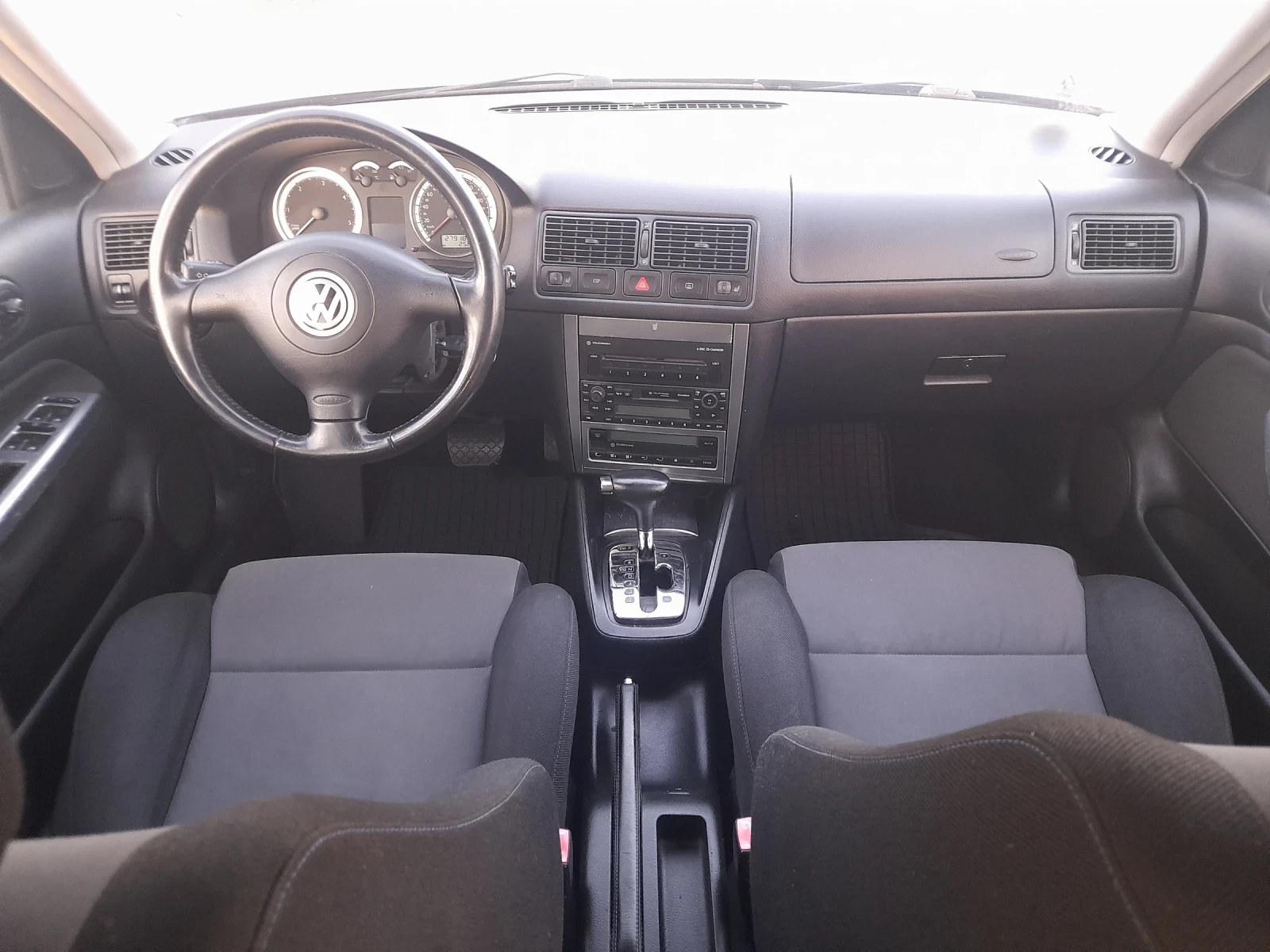 VW Golf АВТОМАТ , снимка 9 - Автомобили и джипове - 55386425