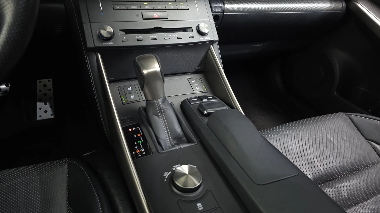Lexus IS F-Sport* ���* ������� �����* BLIND SPOT* ������ �� | Mobile.bg � ����������� 9