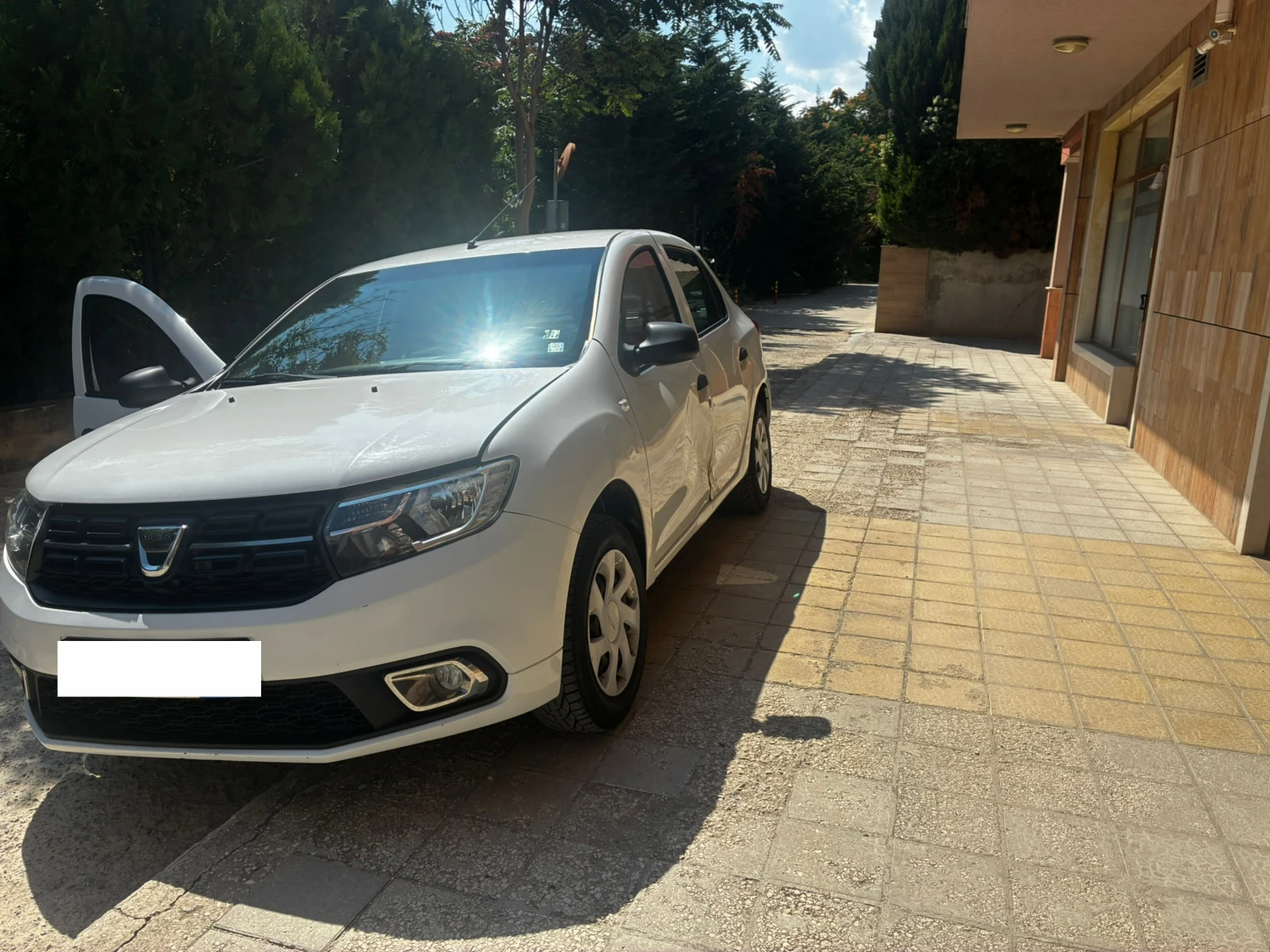 Dacia Logan, снимка 7 - Автомобили и джипове - 55584132